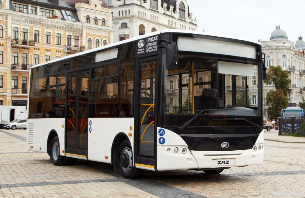 Автобус ЗАЗ А10 на Софіївській площі