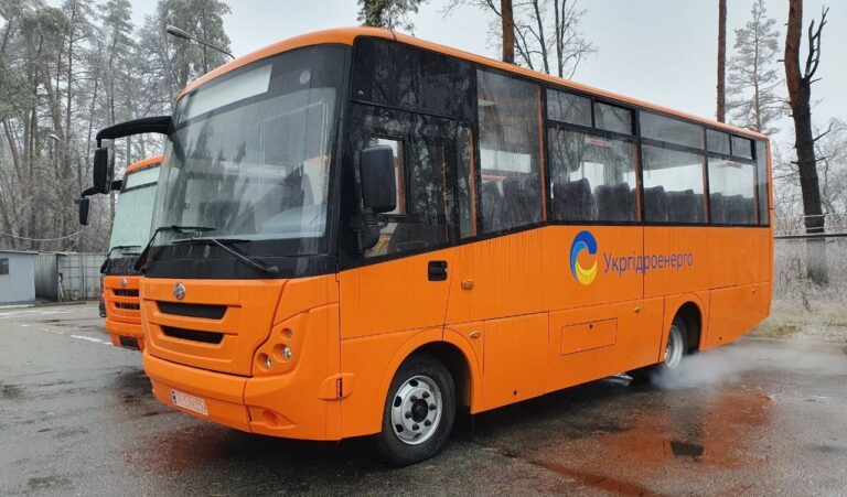 Read more about the article 2 приміських автобуси ЗАЗ A08 передано «УКРГІДРОЕНЕРГО»