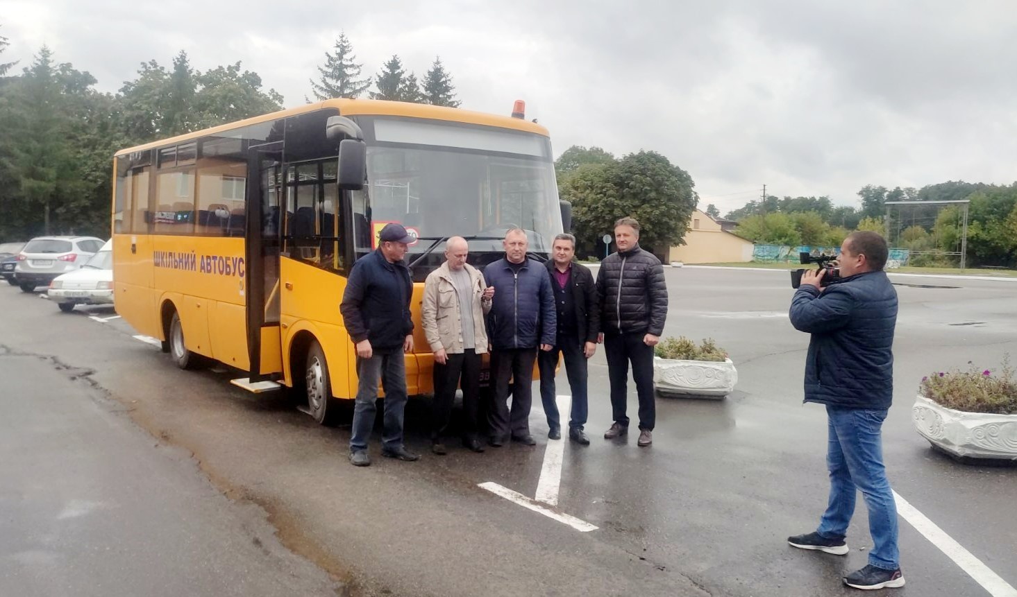 Read more about the article «Хмельниччина-Авто» передала новий шкільний автобус Коропській громаді